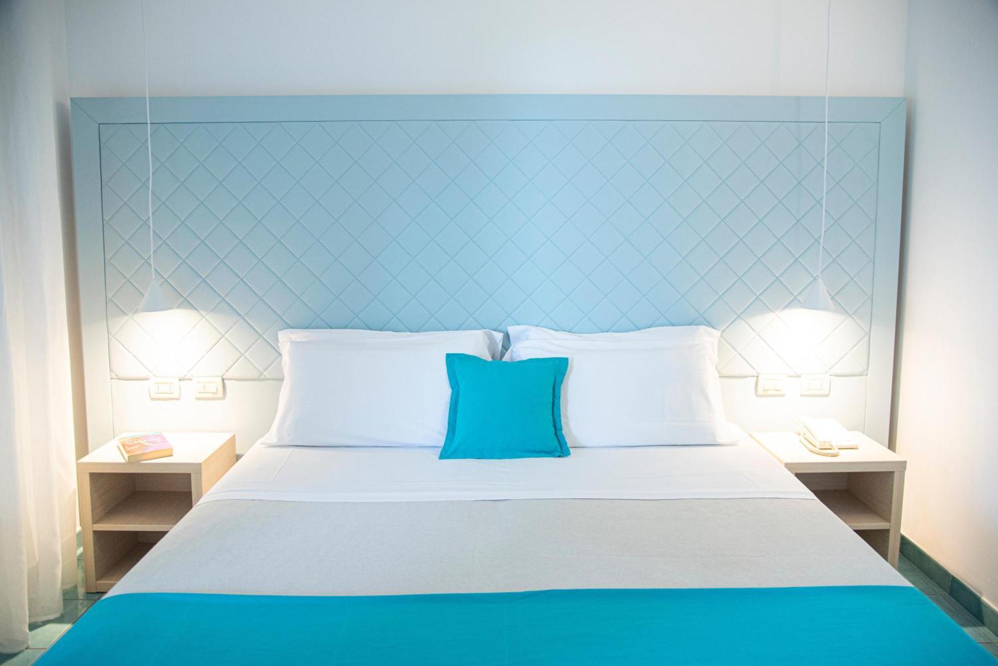 Pietrablu Resort & Spa - Cdshotels Полиньяно-а-Маре Экстерьер фото