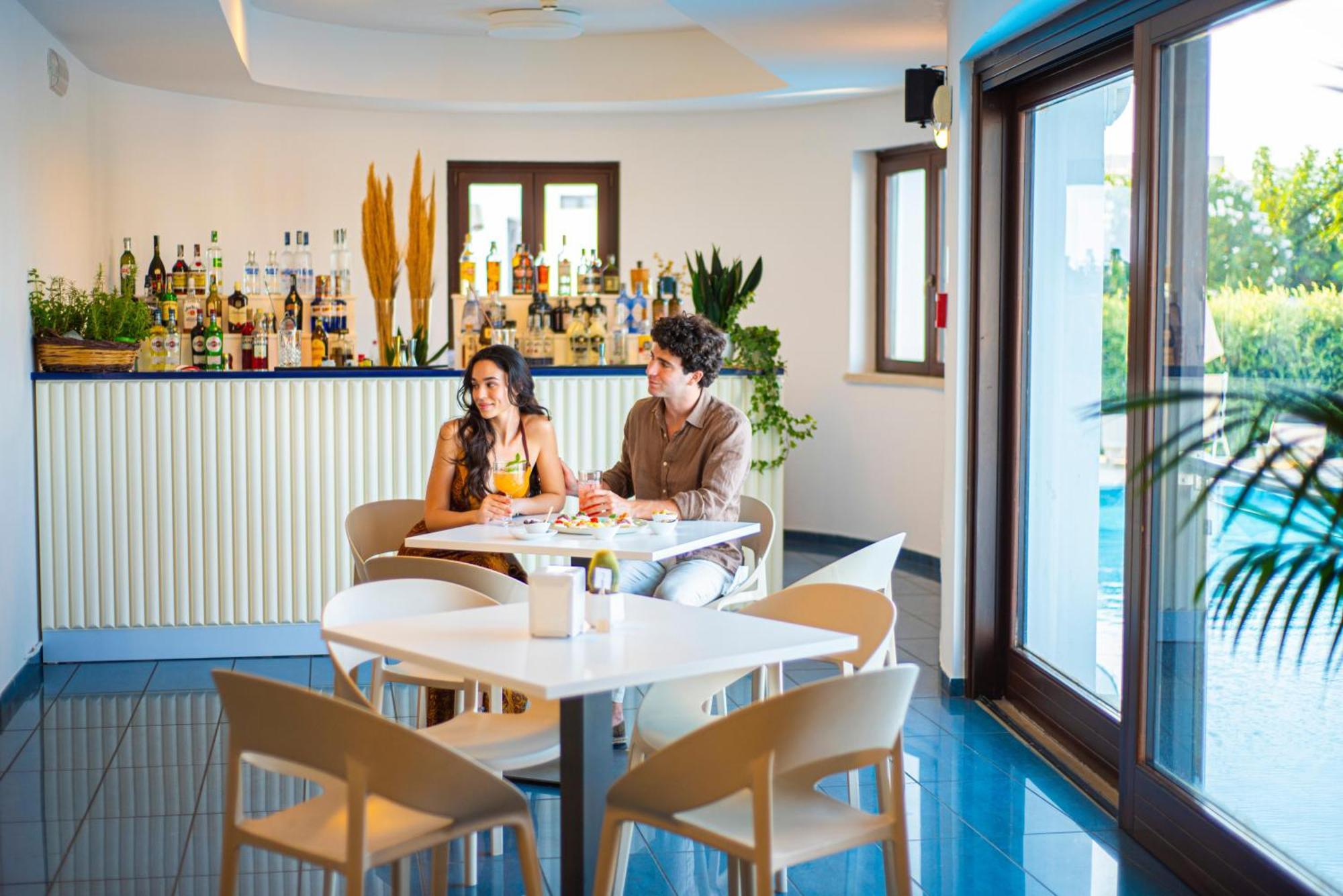 Pietrablu Resort & Spa - Cdshotels Полиньяно-а-Маре Экстерьер фото