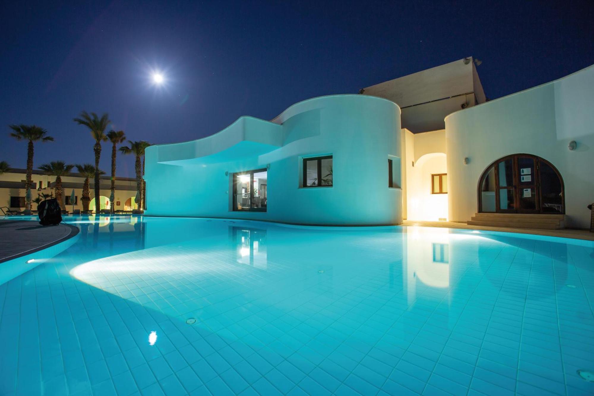 Pietrablu Resort & Spa - Cdshotels Полиньяно-а-Маре Экстерьер фото