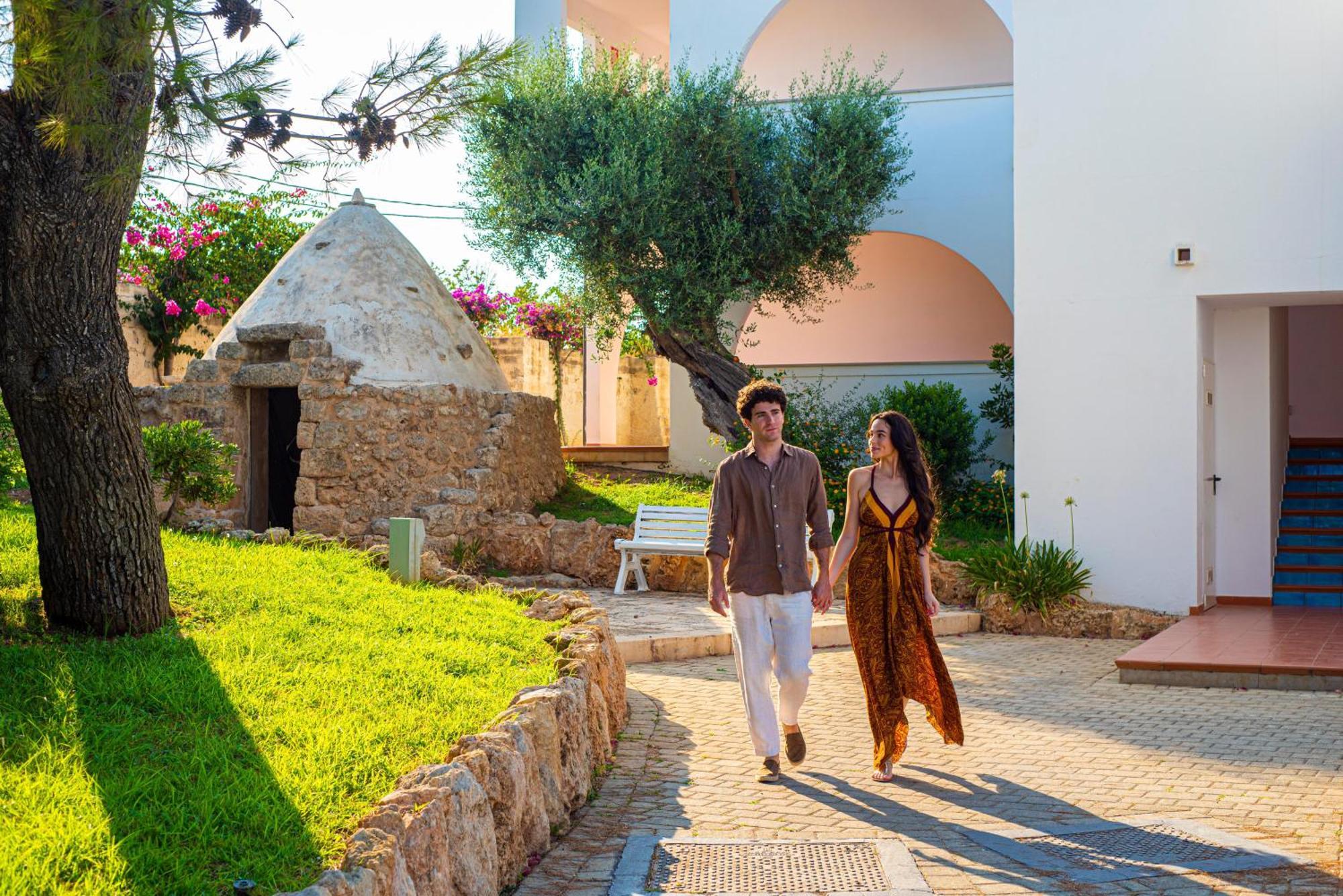 Pietrablu Resort & Spa - Cdshotels Полиньяно-а-Маре Экстерьер фото