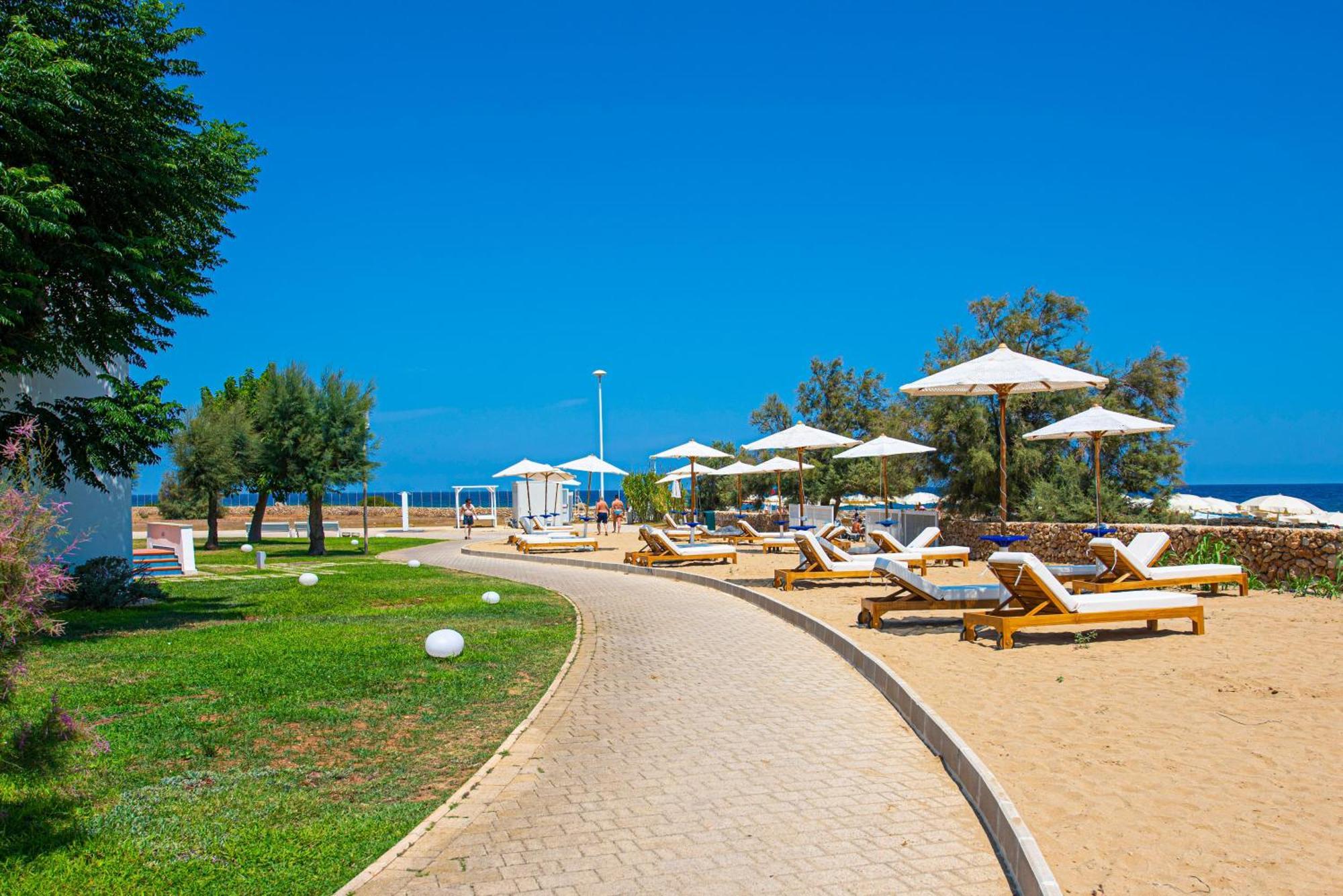 Pietrablu Resort & Spa - Cdshotels Полиньяно-а-Маре Экстерьер фото