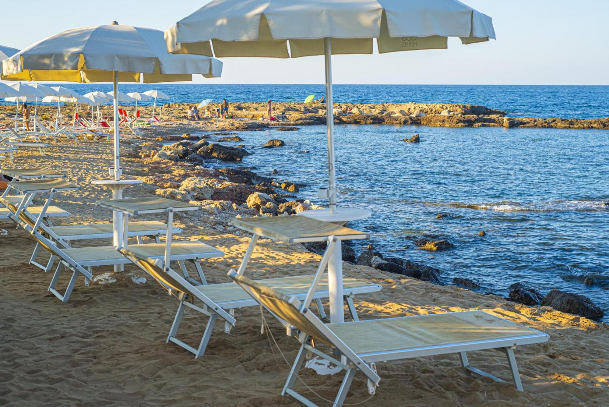 Pietrablu Resort & Spa - Cdshotels Полиньяно-а-Маре Экстерьер фото